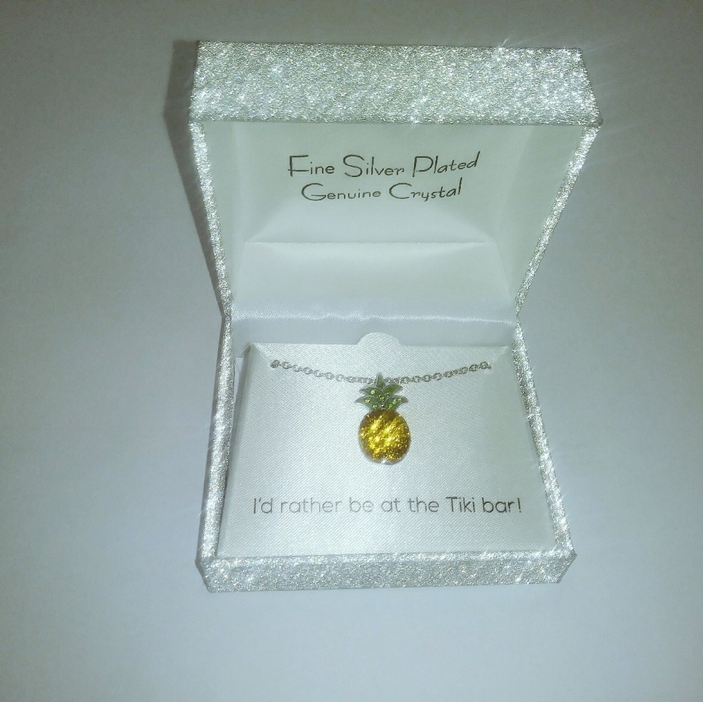 NWOT Pineapple Necklace - Picture 2 of 4